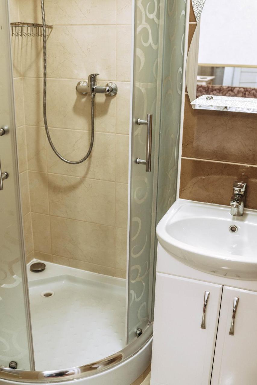 Hotel Rafinad Lviv Kültér fotó